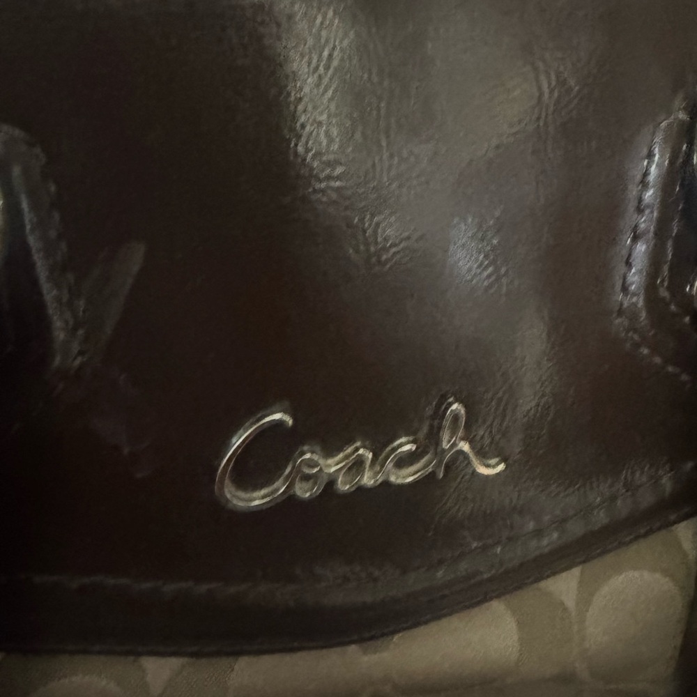 Coach purse in EUC - Picture 5 of 5